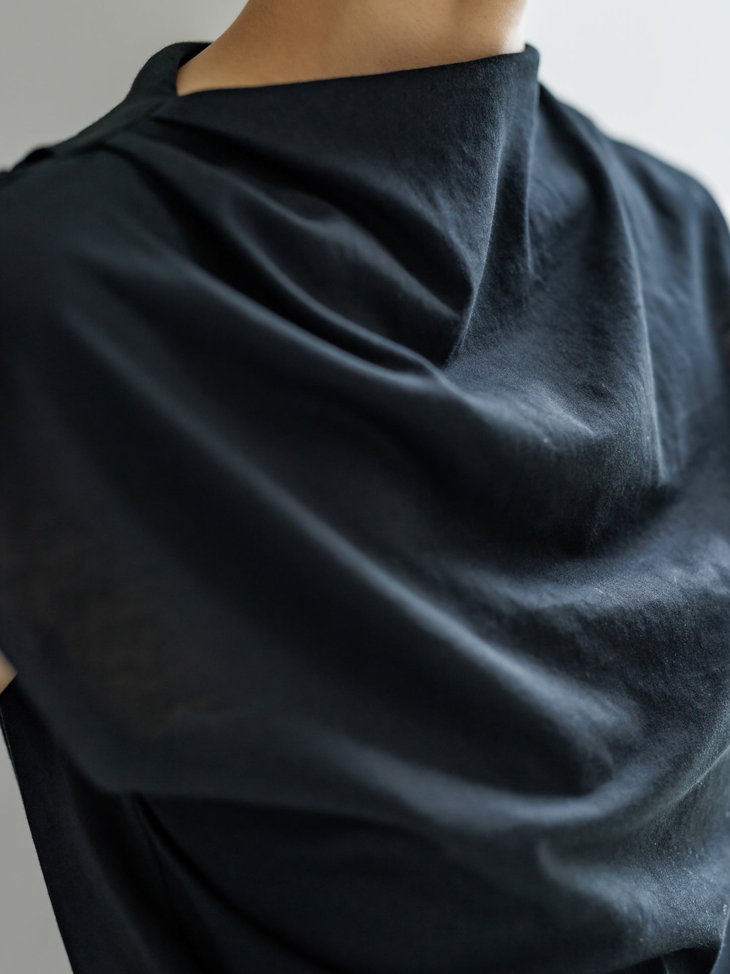 【PRE ORDER】ASYMMETRY TOP (3color)