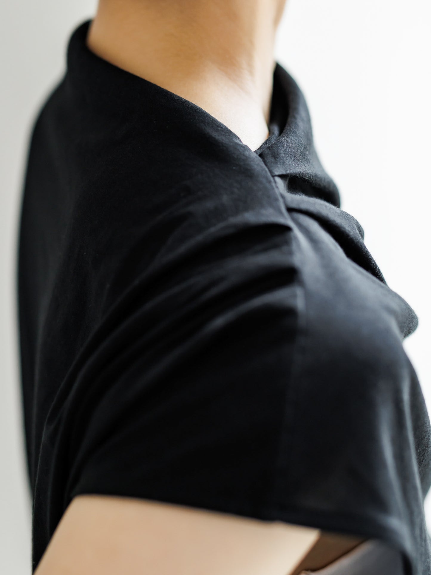 【PRE ORDER】ASYMMETRY TOP (3color)