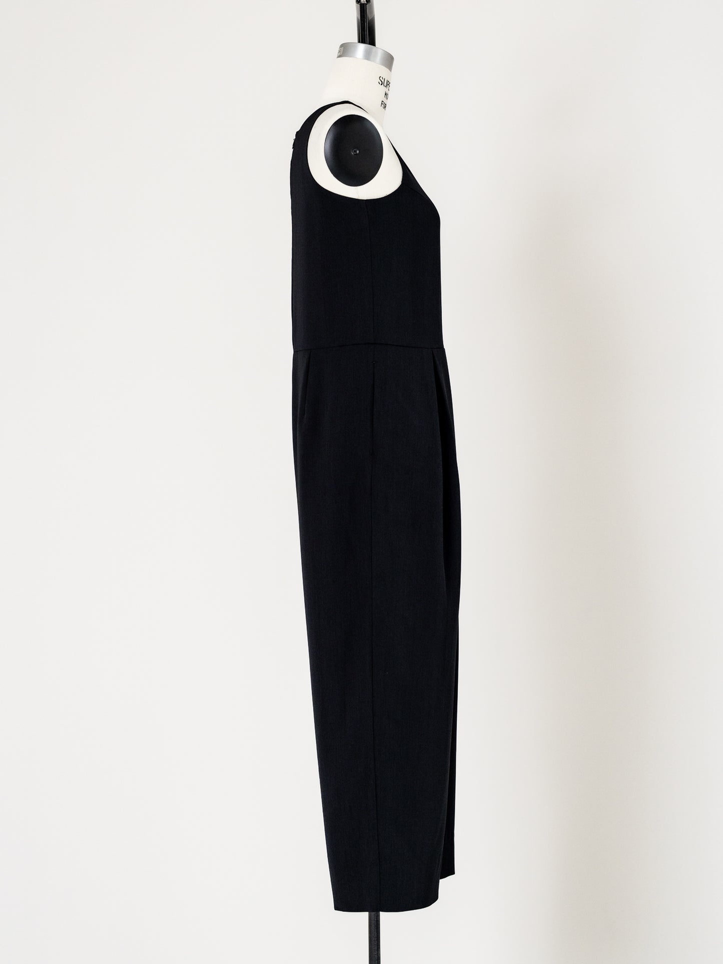 【PRE ORDER】SLEEVELESS JUMPSUIT (2color)
