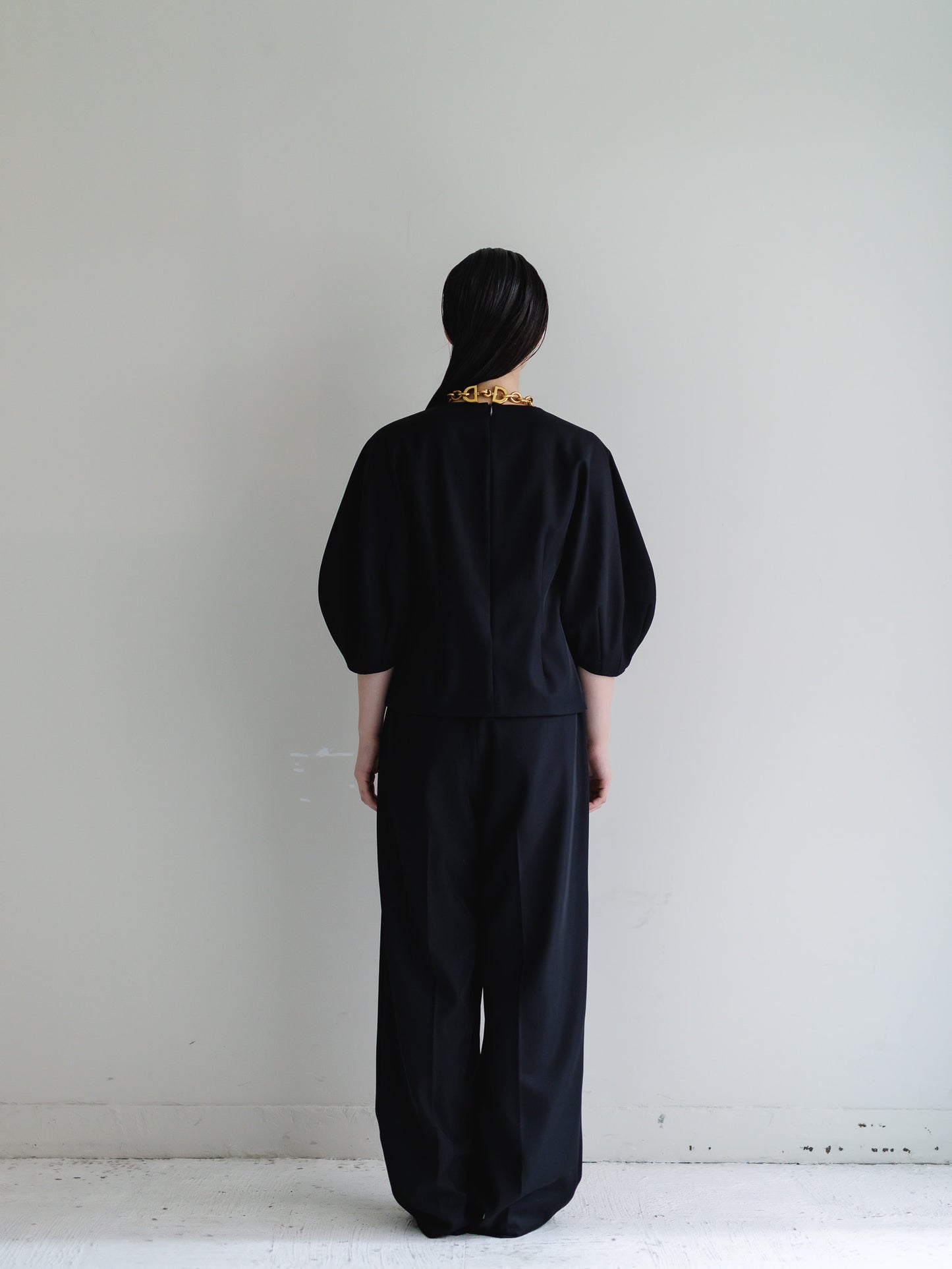 volume sleeve blouse (black)