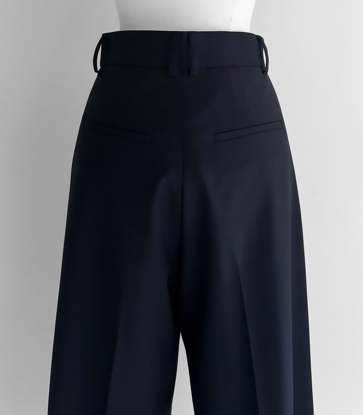 Tuck wide trousers -dark navy-