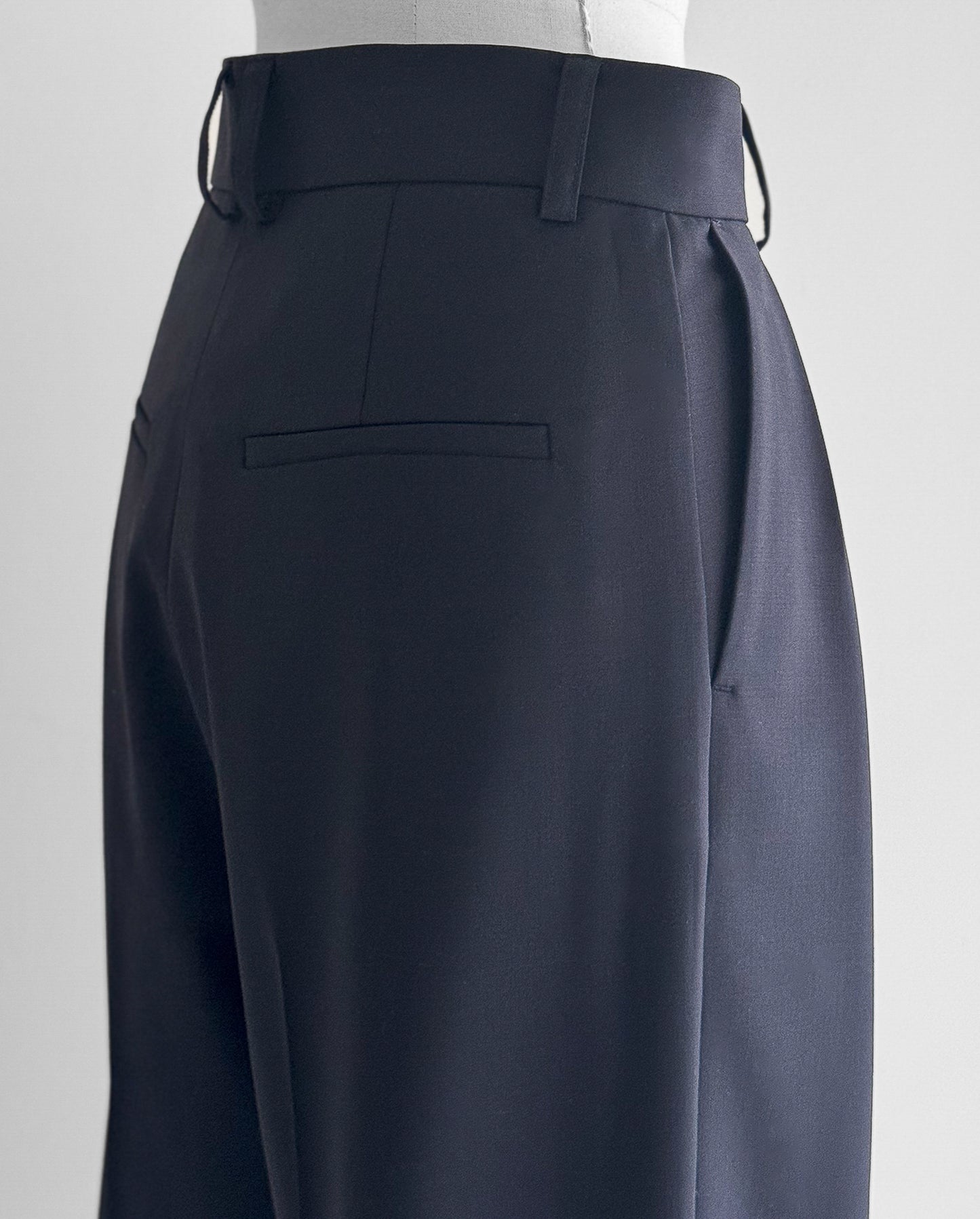 Tuck wide trousers -dark navy-