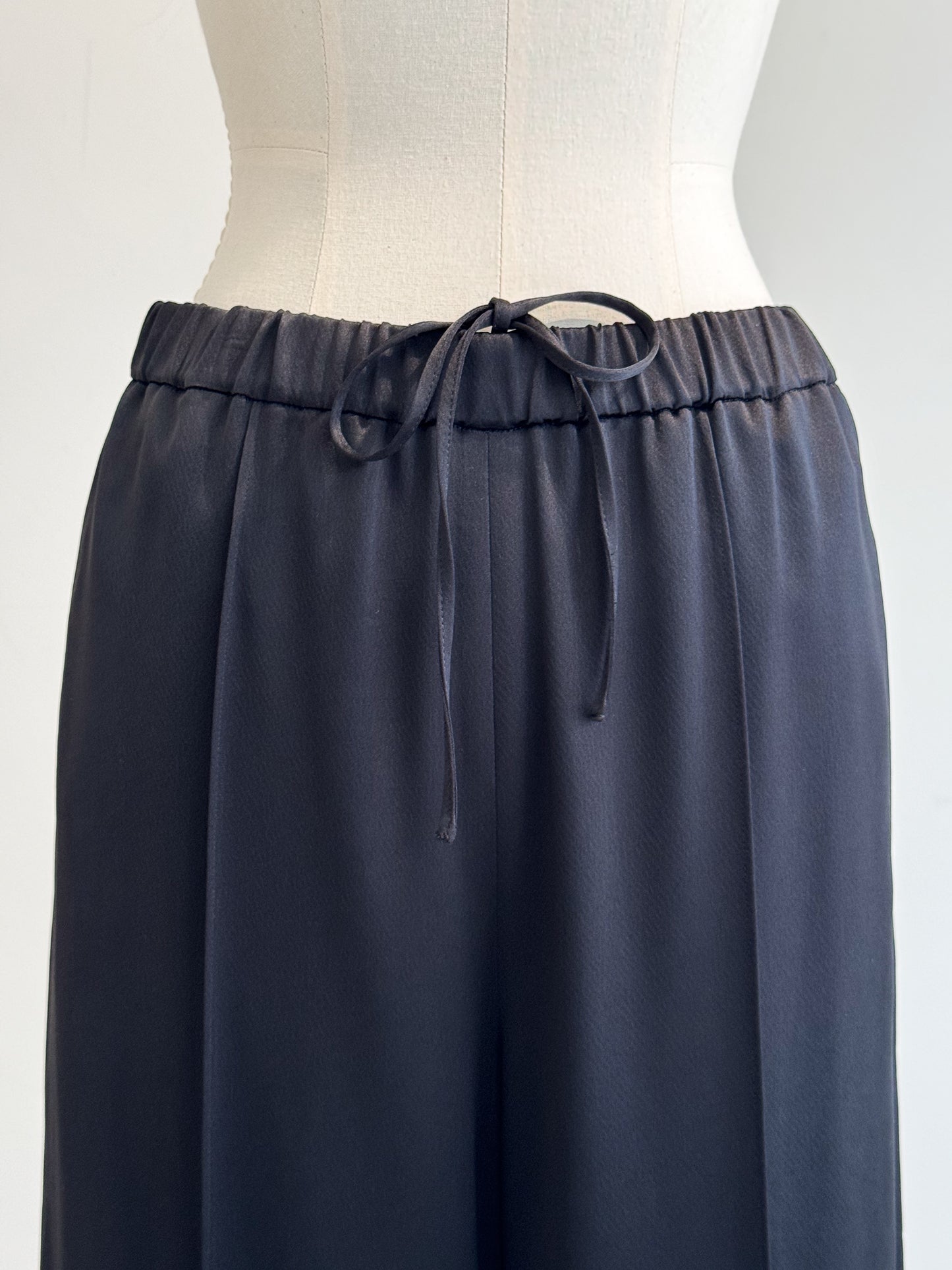 【PRE-ORDER】Satin Easy Pants (black)