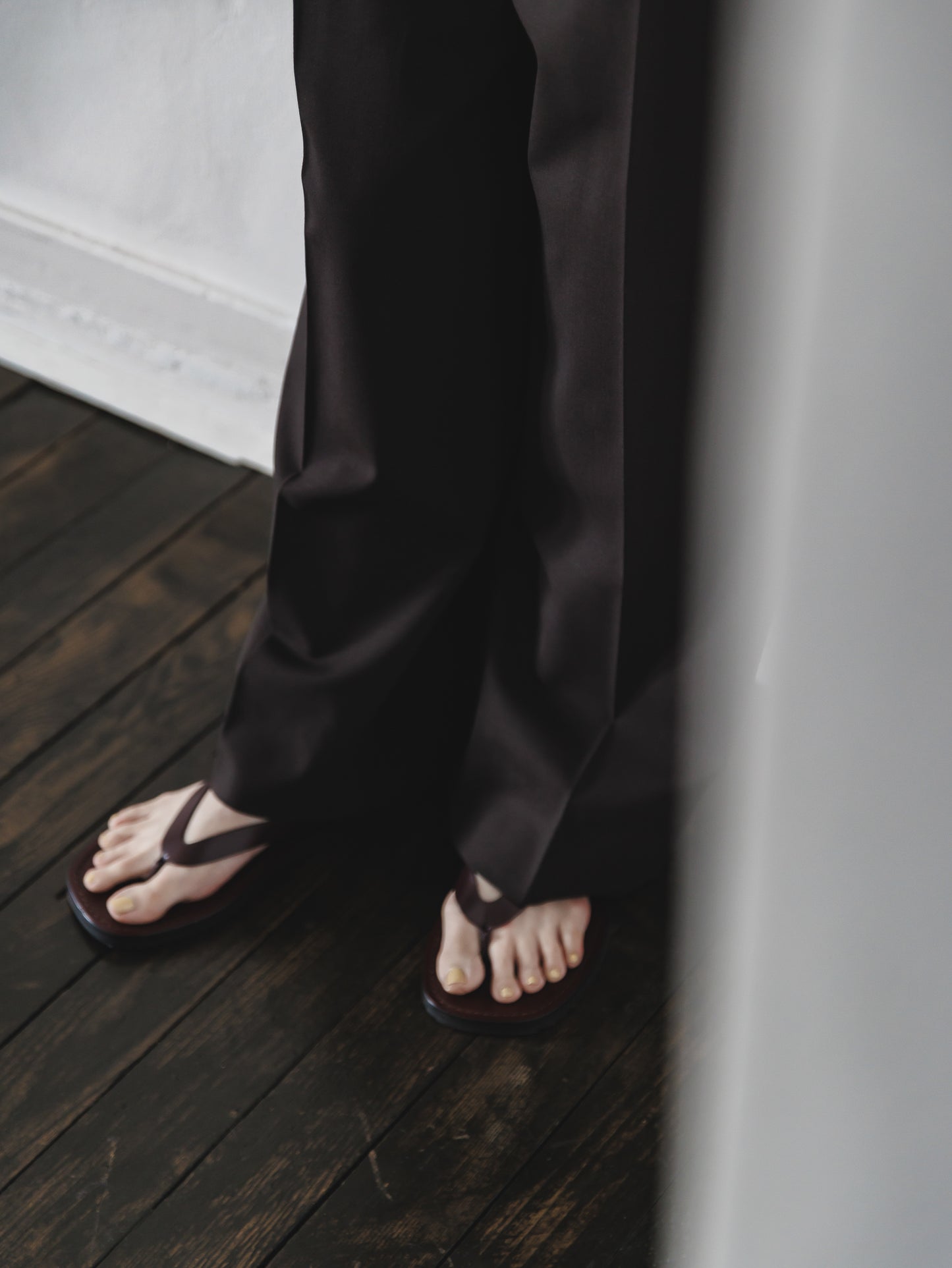 【PRE ORDER】TUCK WIDE TROUSERS (dark brown)