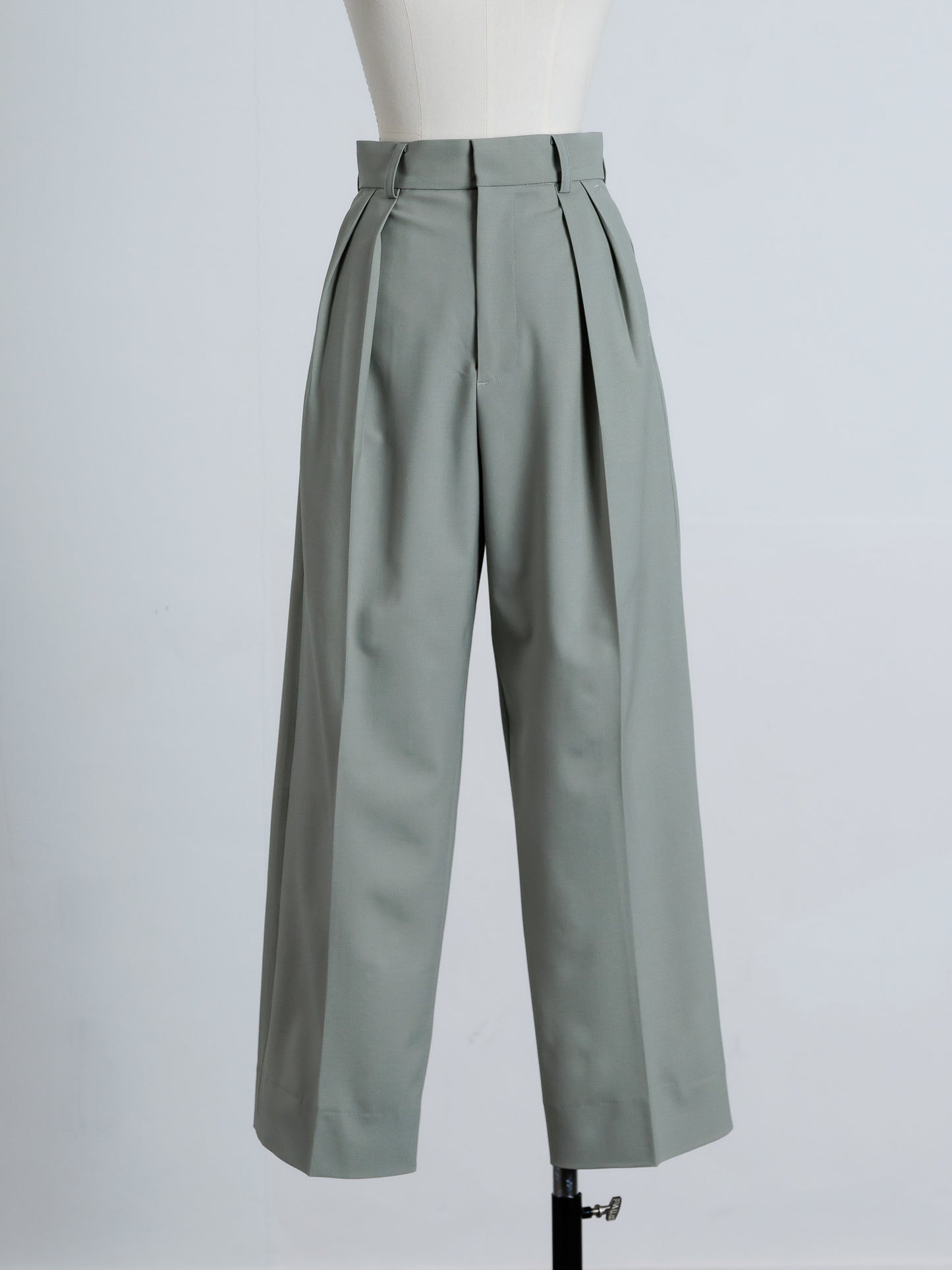 【PRE ORDER】TUCK WIDE TROUSERS (sage)