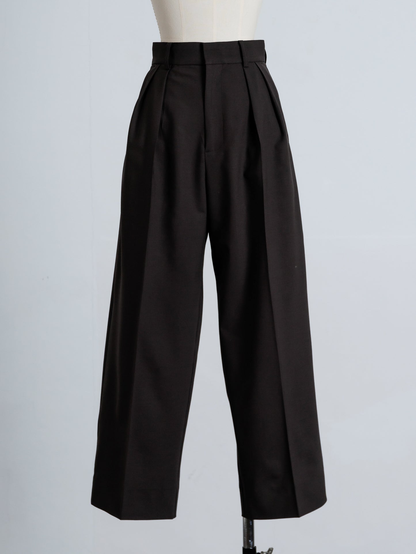 【PRE ORDER】TUCK WIDE TROUSERS (dark brown)