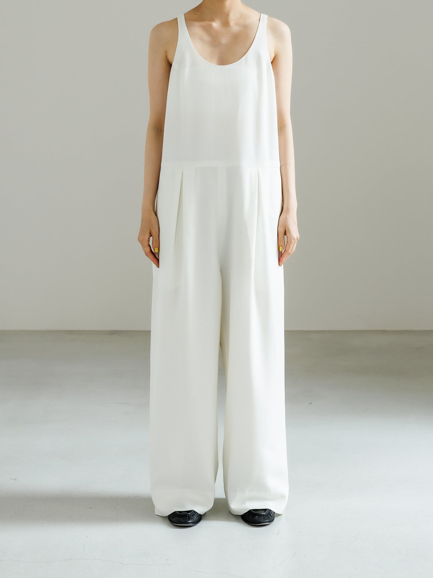 【PRE ORDER】SLEEVELESS JUMPSUIT (2color)