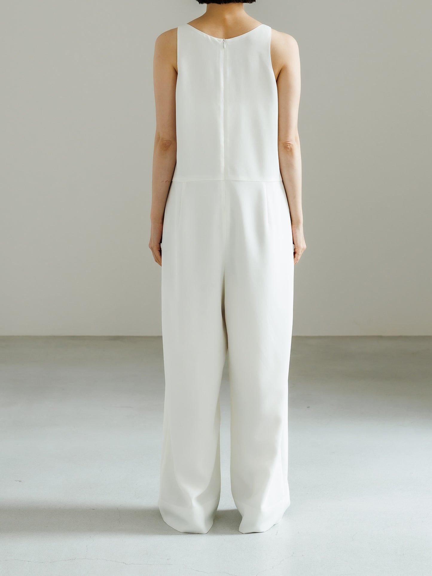 【PRE ORDER】SLEEVELESS JUMPSUIT (2color)
