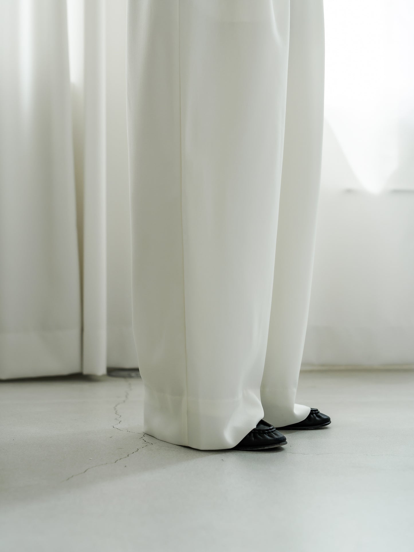【PRE ORDER】SLEEVELESS JUMPSUIT (2color)