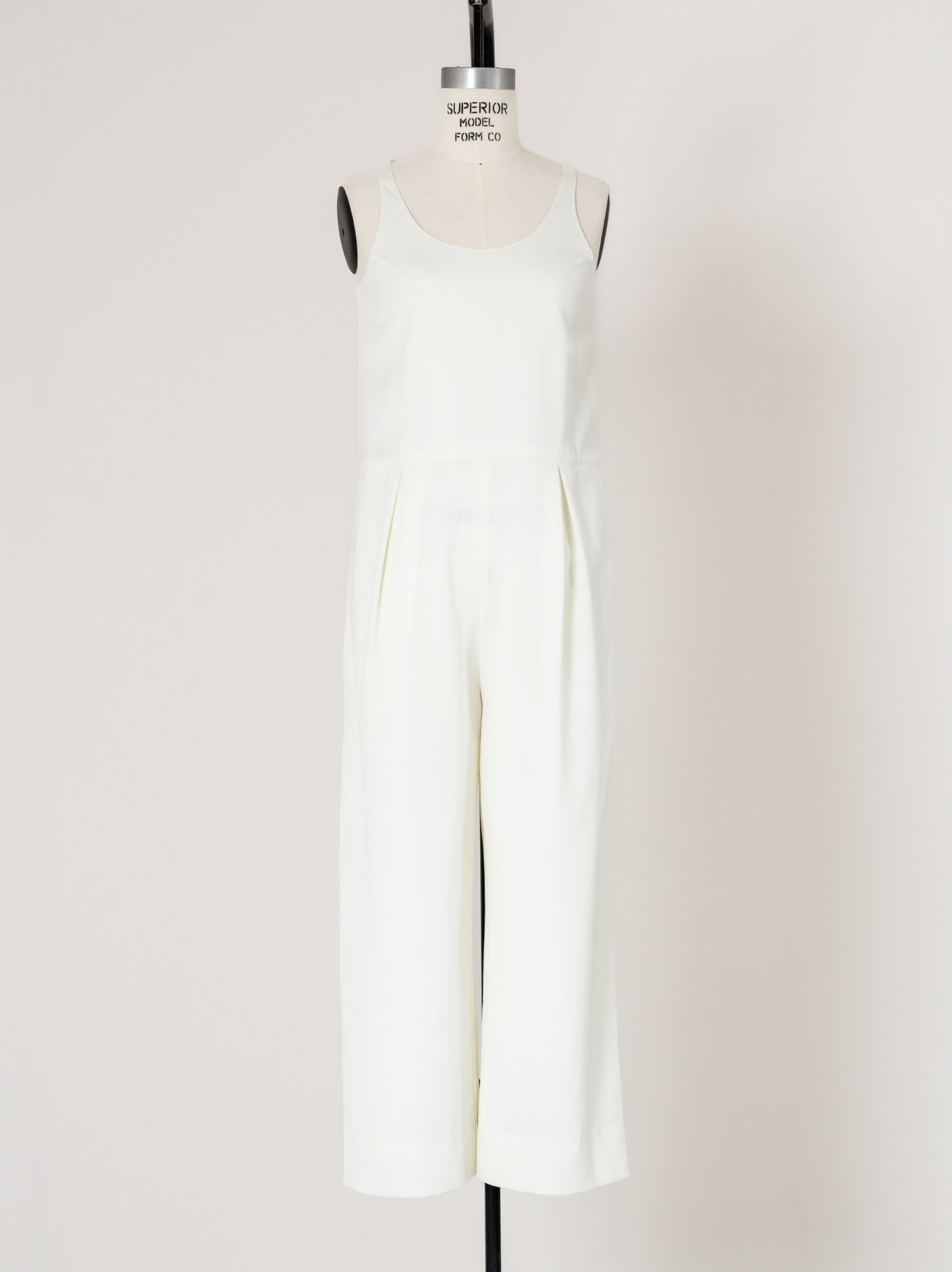 【PRE ORDER】SLEEVELESS JUMPSUIT (2color)