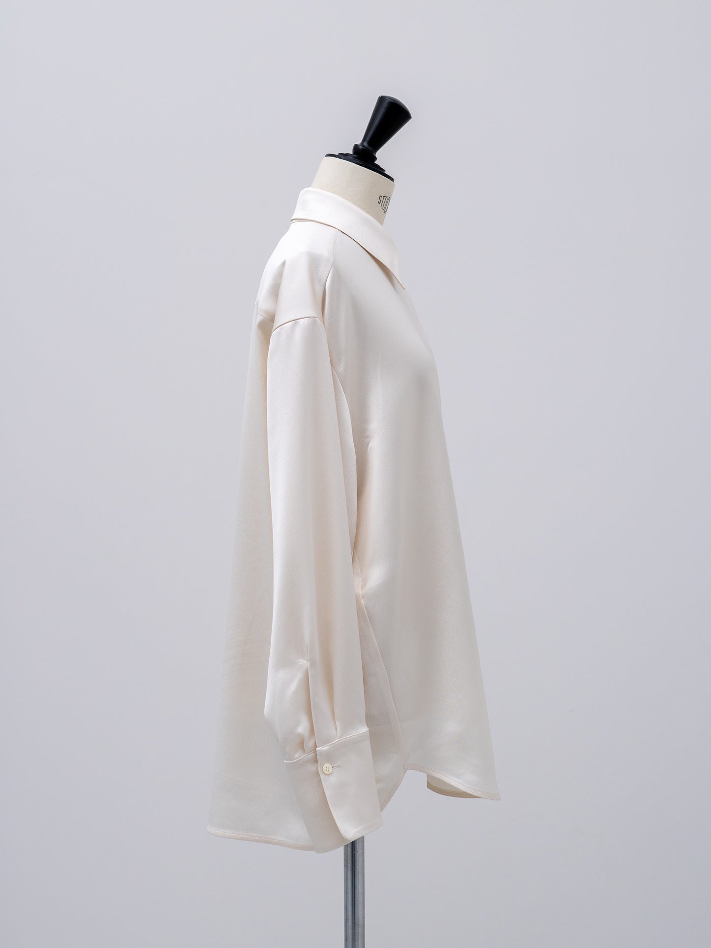 【PRE ORDER】Fluid Satin Shirt(Milk)