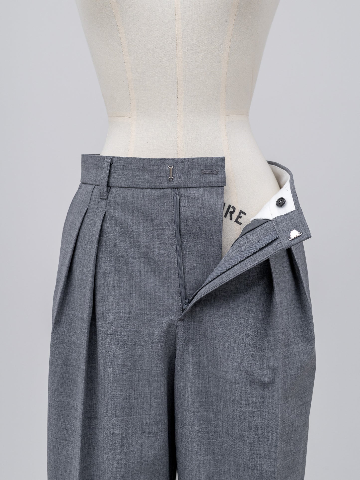 [PRE ORDER]Sirospun Wide Tuck Trousers(Heather Gray)