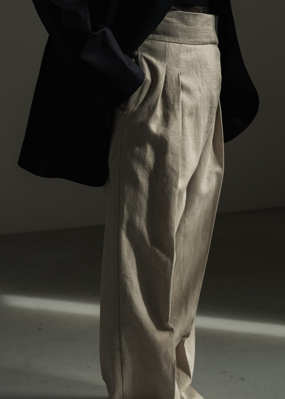 【PRE ORDER】Linen Wrap Trousers (Raw sand)