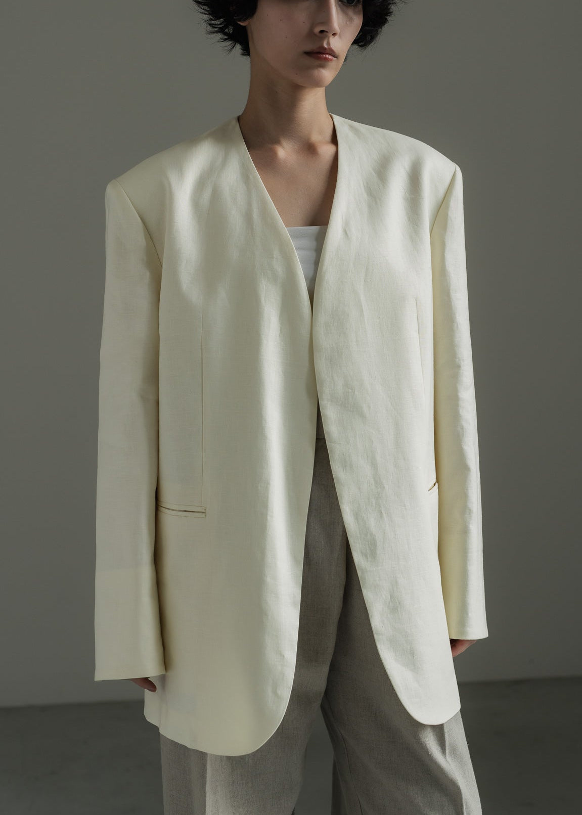 【PRE ORDER】Collarless Linen Jacket (Chalk)
