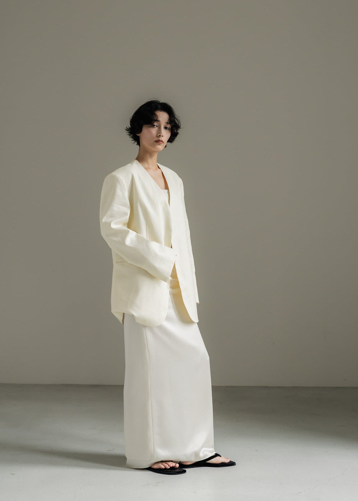 【PRE ORDER】Collarless Linen Jacket (Chalk)