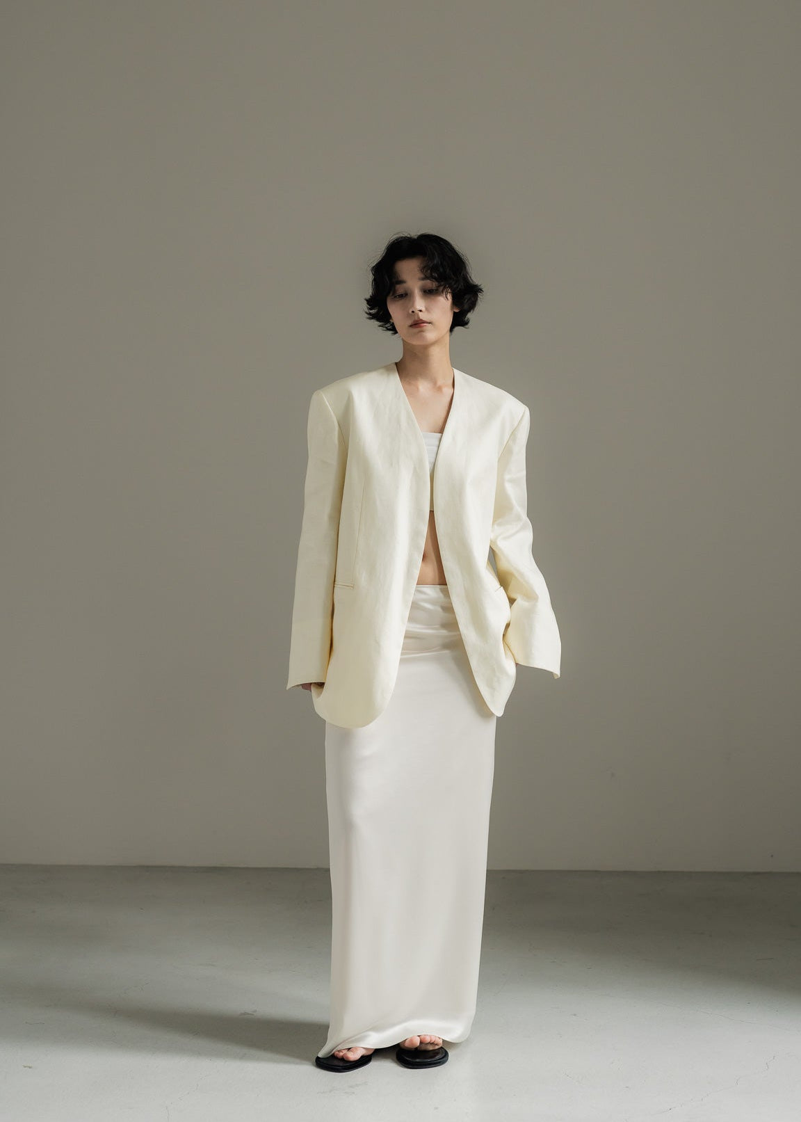 【PRE ORDER】Collarless Linen Jacket (Chalk)