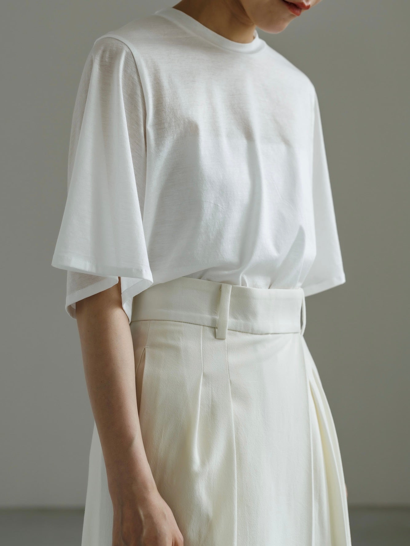 DRAPE SLEEVE TEE (2color)