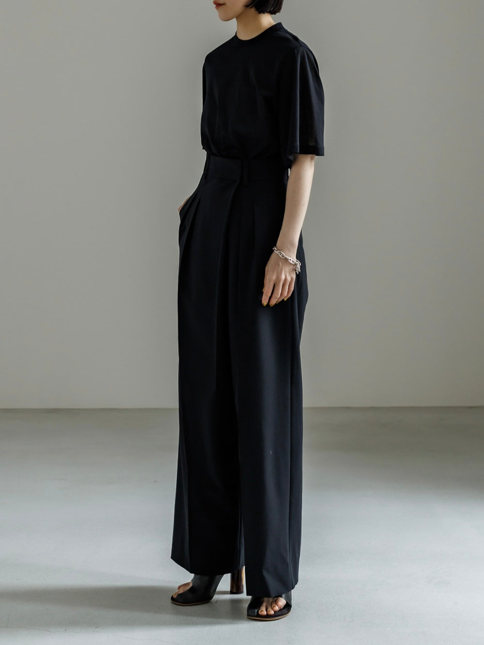 DRAPE SLEEVE TEE (2color)