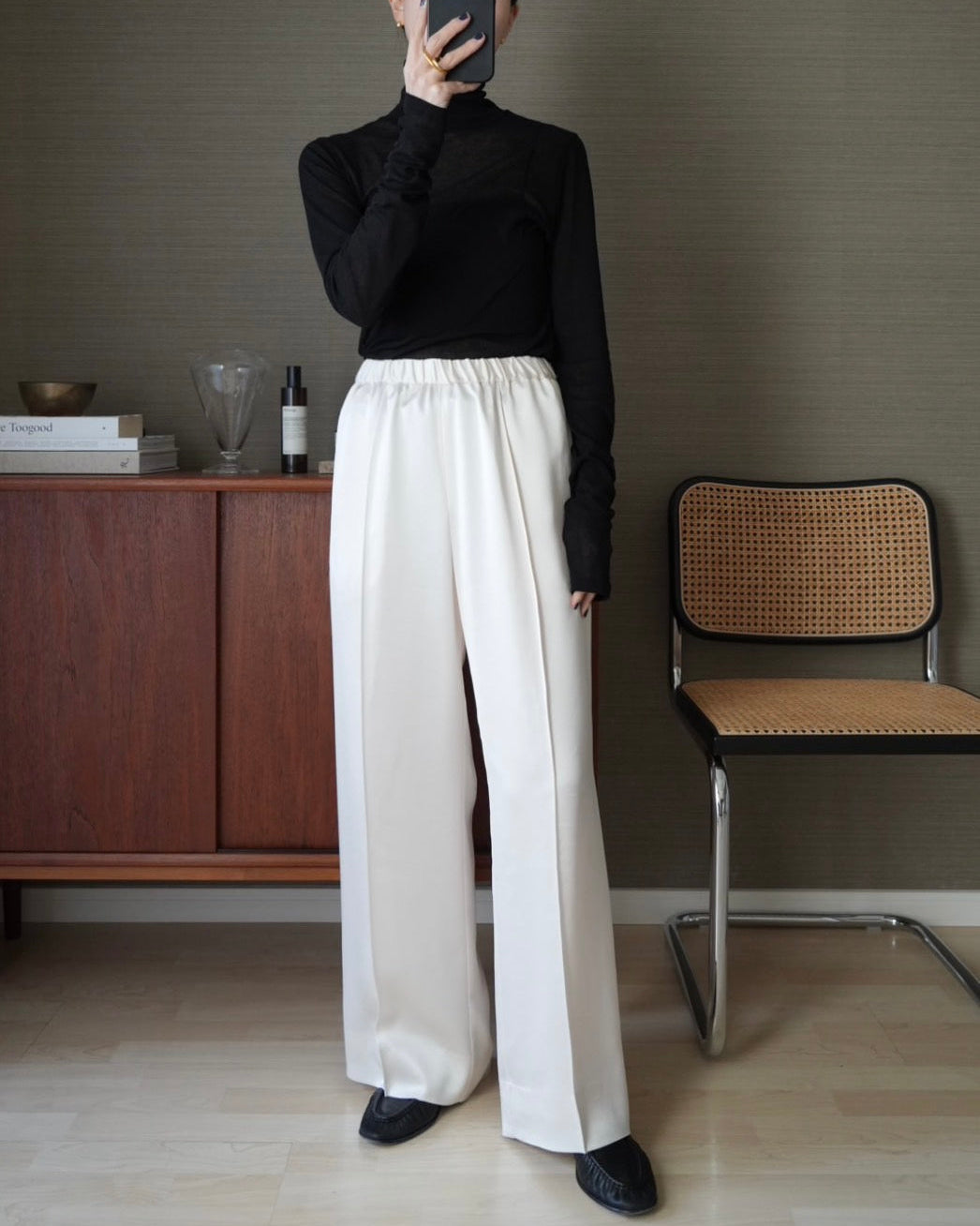 Satin Easy Pants (milk) – NEAU Satin Easy Pants (milk) – NEAU