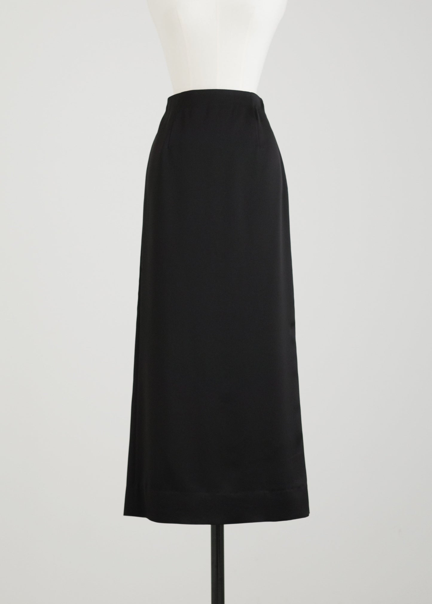 【PRE ORDER】Satin Straight Skirt (Black)