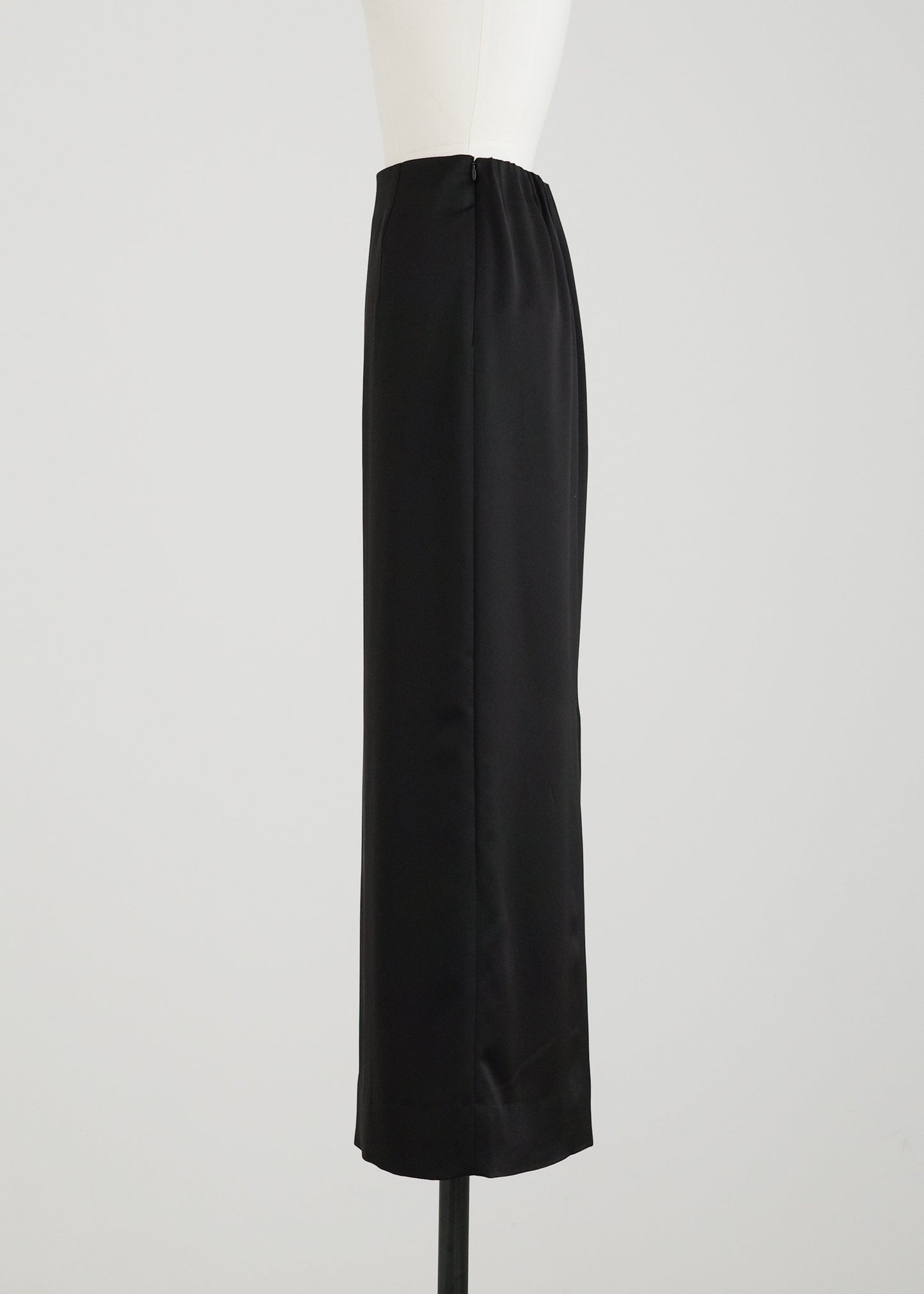【PRE ORDER】Satin Straight Skirt (Black)
