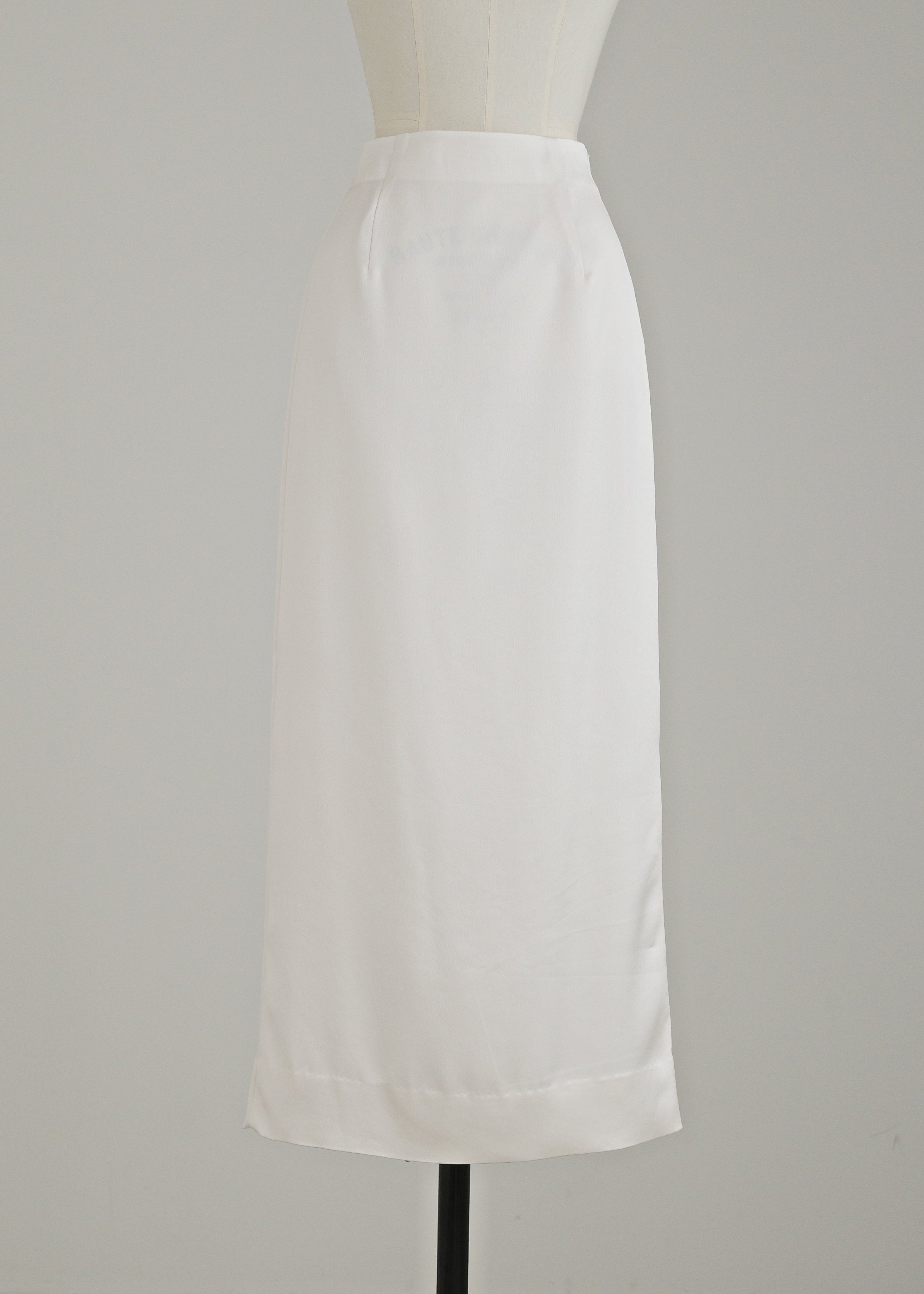 NEAU サテンストレートスカート　ホワイト Satin Straight Skirt – NEAU