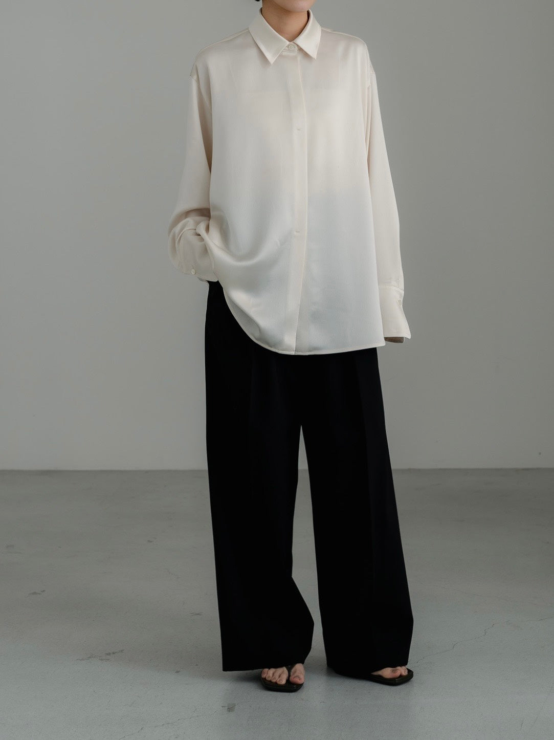 【PRE ORDER】Fluid Satin Shirt(Milk)