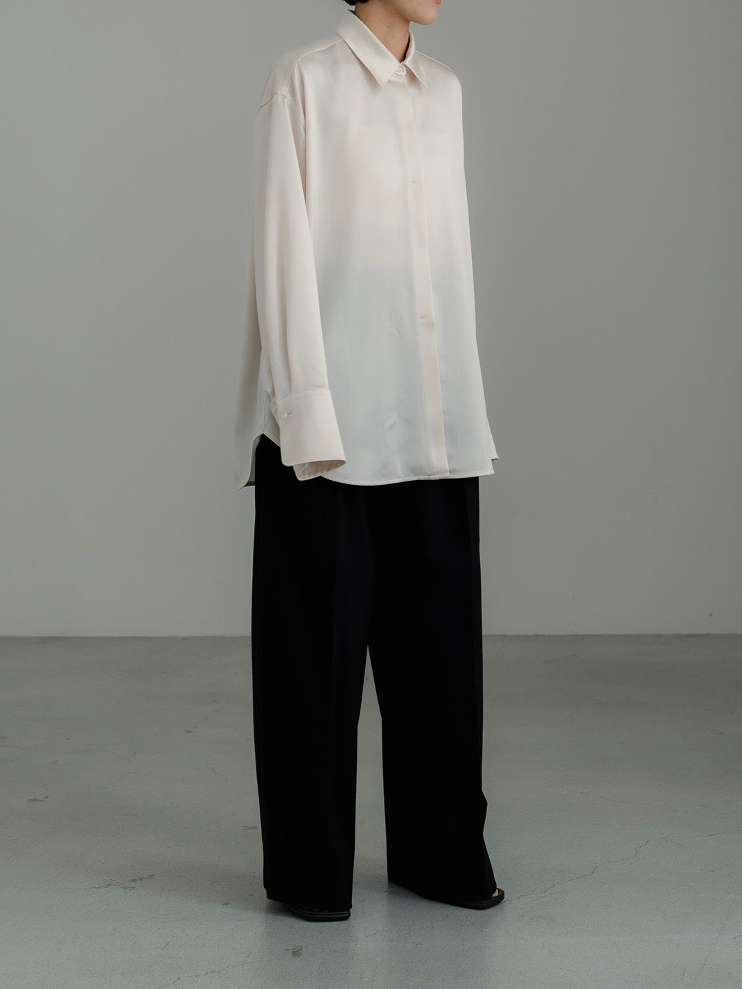 【PRE ORDER】Fluid Satin Shirt(Milk)