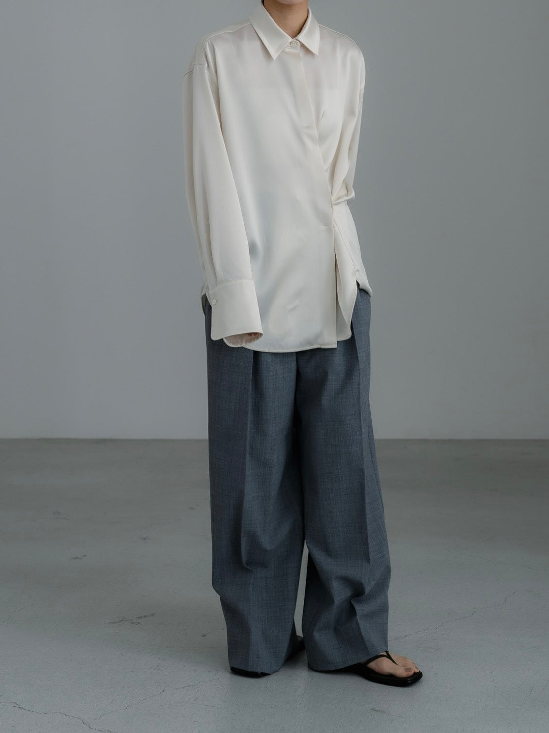 【PRE ORDER】Fluid Satin Shirt(Milk)