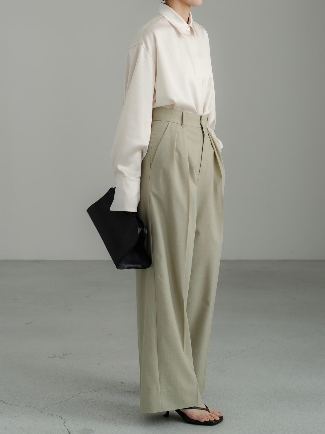 【PRE ORDER】Fluid Satin Shirt(Milk)