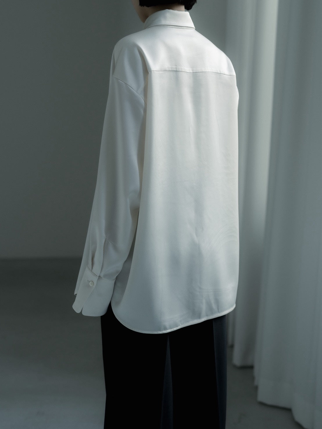 【PRE ORDER】Fluid Satin Shirt(Milk)